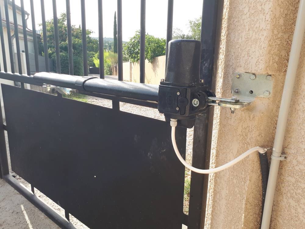 motorisation-portail-villeneuve-les-avignon-domadapte-1